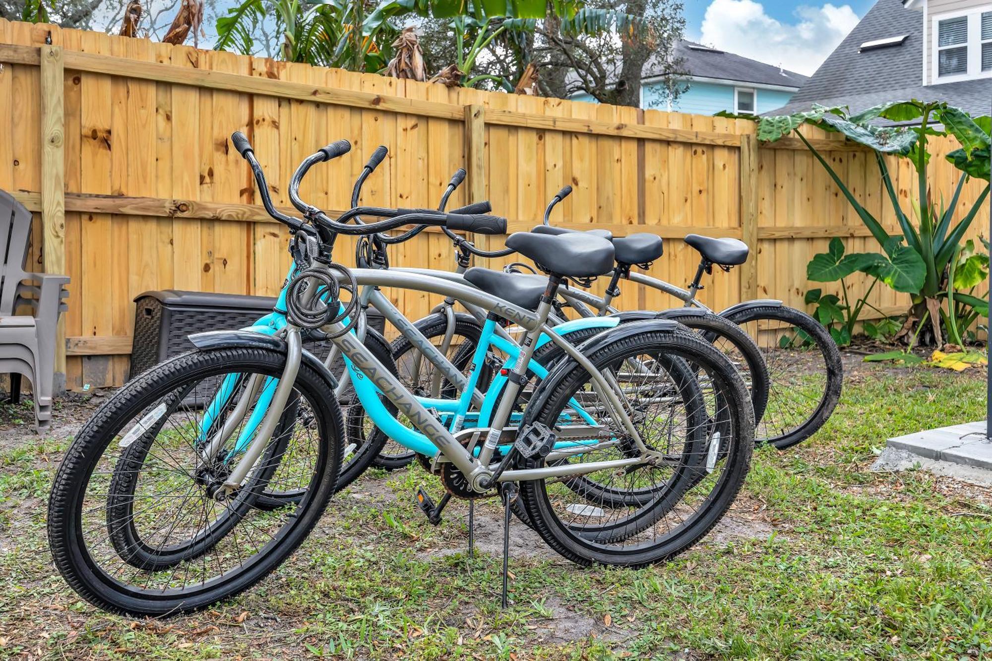 {Hidden Gem} Beach Home Blocks From Ocean +6 Bikes ジャクソンビル・ビーチ エクステリア 写真