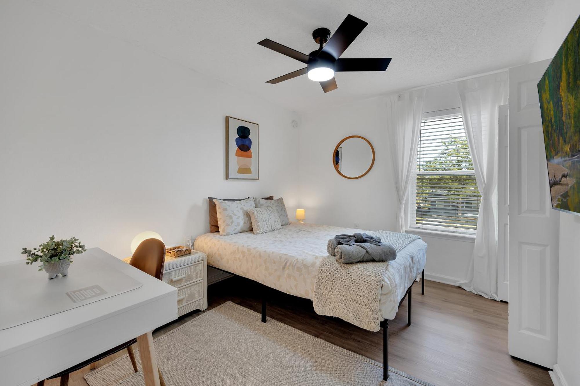 {Hidden Gem} Beach Home Blocks From Ocean +6 Bikes ジャクソンビル・ビーチ エクステリア 写真